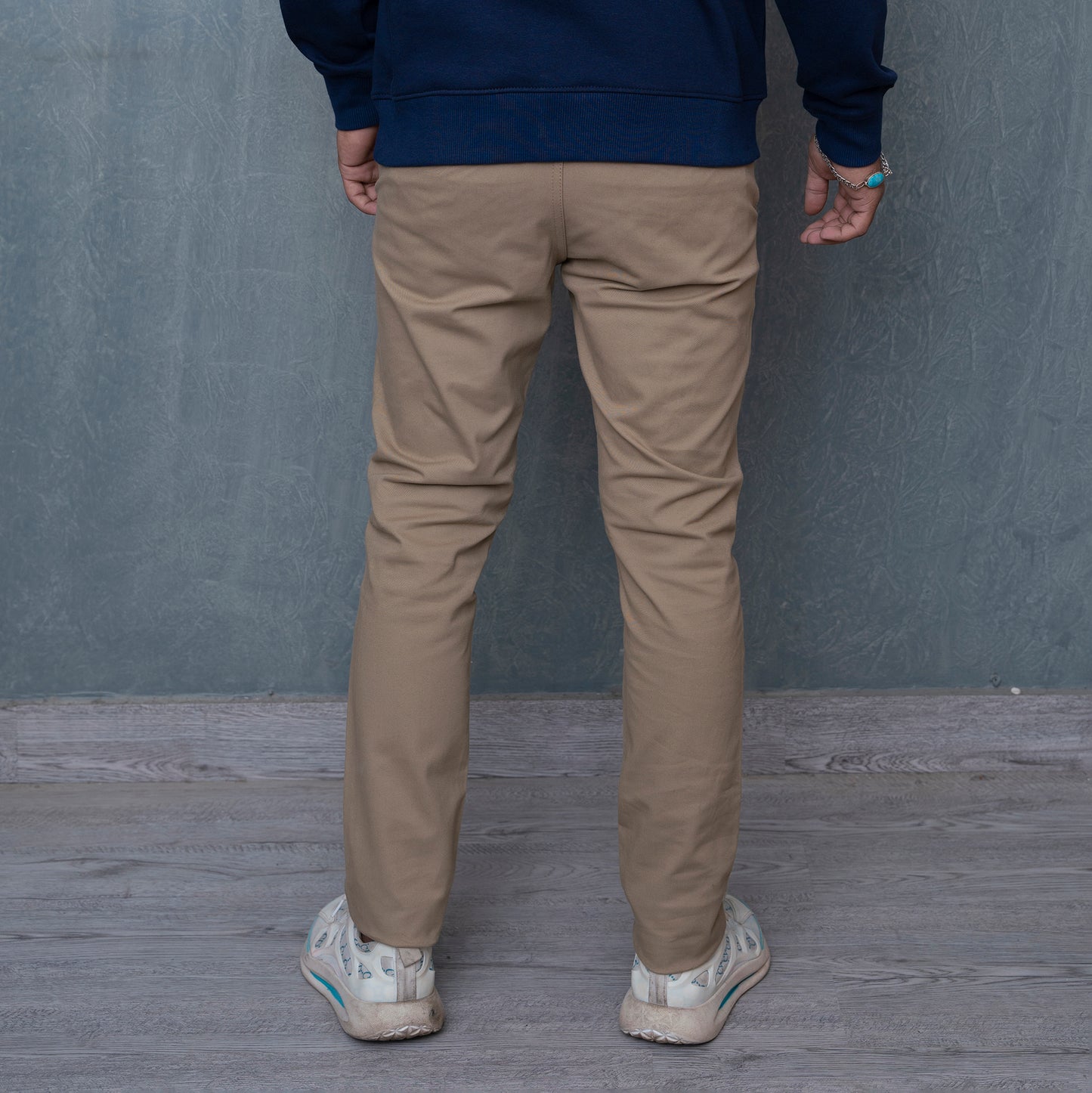 Khaaki Chino